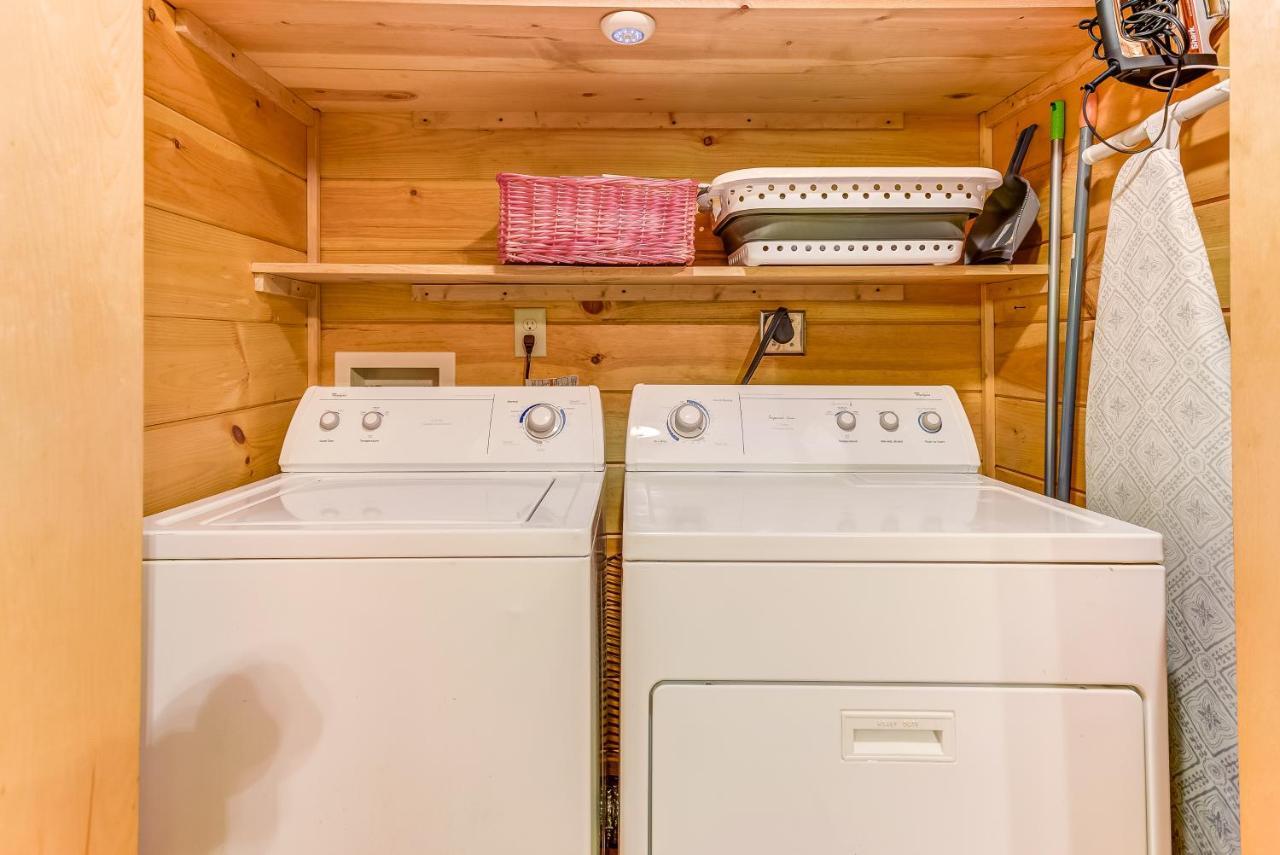 Lazy Bear Den - 2 Bed 1 Bath Vacation Home In Блу-Ридж Экстерьер фото